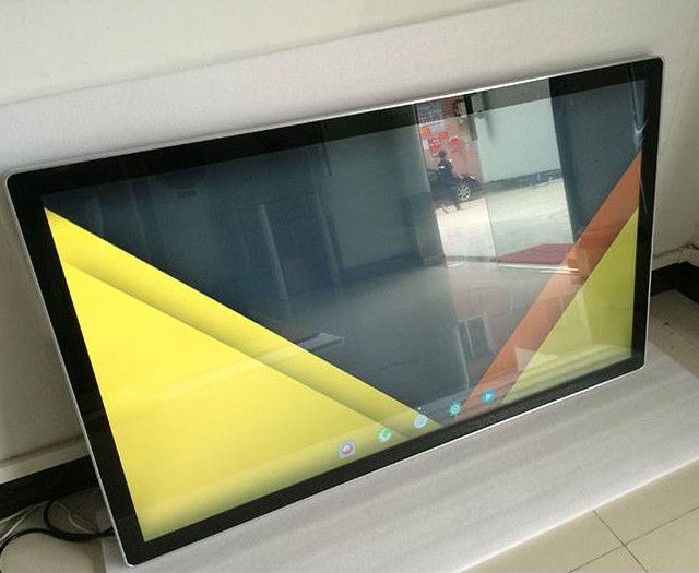 32" Back Mount Android 350cd/m2 Bus Advertising Screen